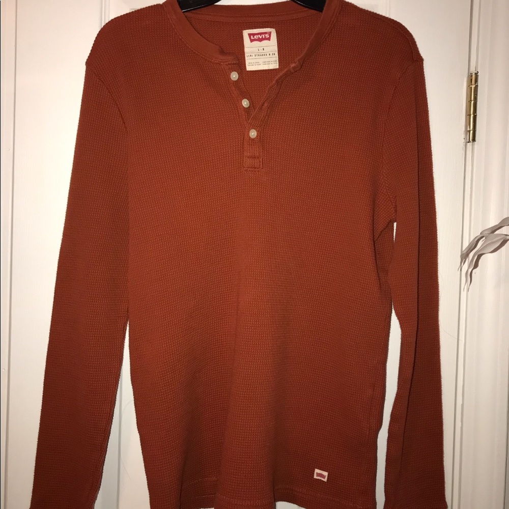 Levi’s sweatshirt